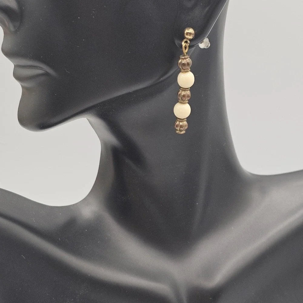 Vintage‎ Beaded Dangle Earrings Cream Gold Tone Boho Drop 1.25